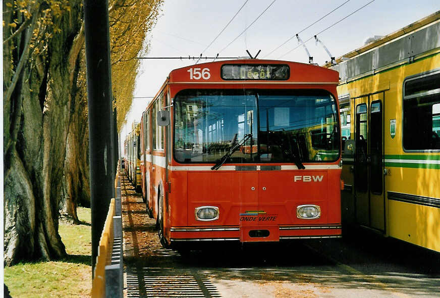 (052'718) - TN Neuch�tel - Nr. 156 - FBW/Hess Gelenktrolleybus (ex Nr. 56) am 6. April 2002 in Neuch�tel, D�p�t