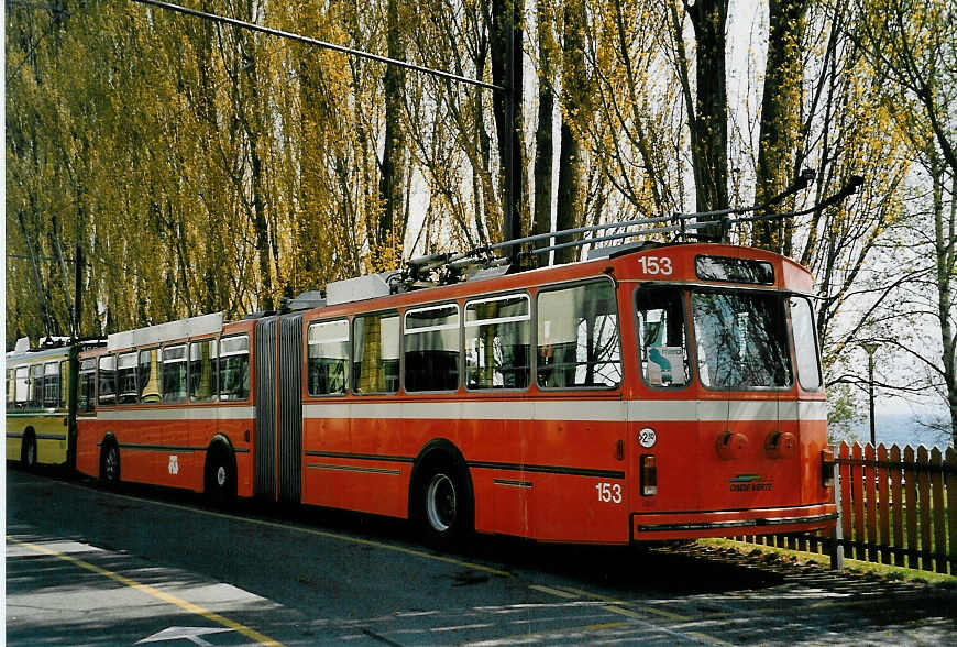 (052'719) - TN Neuch�tel - Nr. 153 - FBW/Hess Gelenktrolleybus (ex Nr. 53) am 6. April 2002 in Neuch�tel, D�p�t