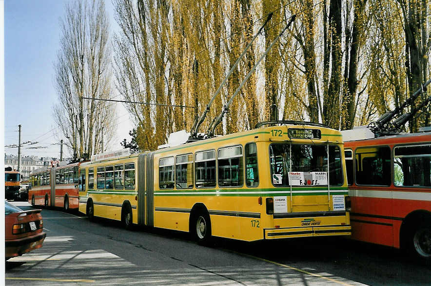 (052'721) - TN Neuch�tel - Nr. 172 - FBW/Hess Gelenktrolleybus am 6. April 2002 in Neuch�tel, D�p�t