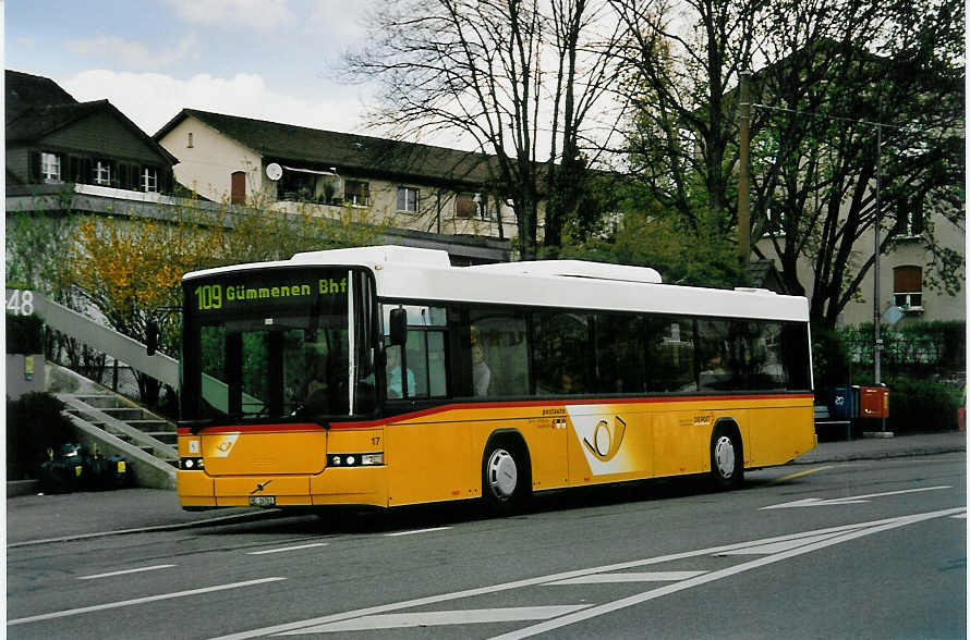 (052'916) - Steiner, Ortschwaben - Nr. 17/BE 16'761 - Volvo/Hess am 15. April 2002 in Bern, Bethlehem S�ge