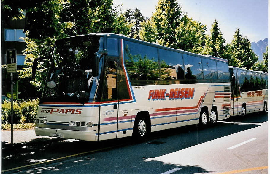 (053'627) - Papis, Schafisheim - AG 8908 - Dr�gm�ller am 12. Juni 2002 in Thun, Lachen