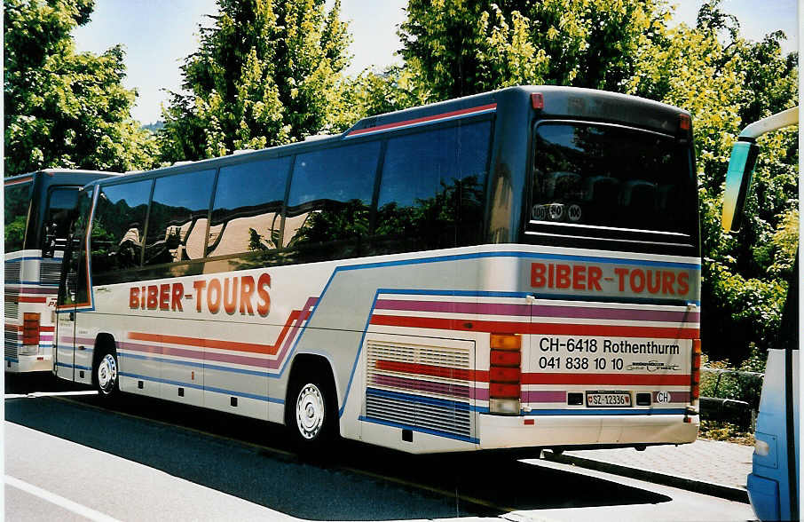 (053'630) - Schuler, Rothenthurm - SZ 12'336 - Dr�gm�ller am 12. Juni 2002 in Thun, Lachen