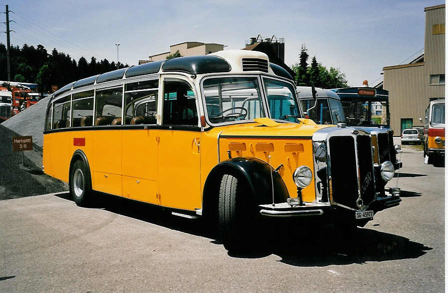 (053'824) - R�egg, R�ti - SG 45'977 - FBW/FHS (ex Kantonspolizei, Bern; ex P 23'180; ex P 2216) am 15. Juni 2002 in Hinwil, AMP