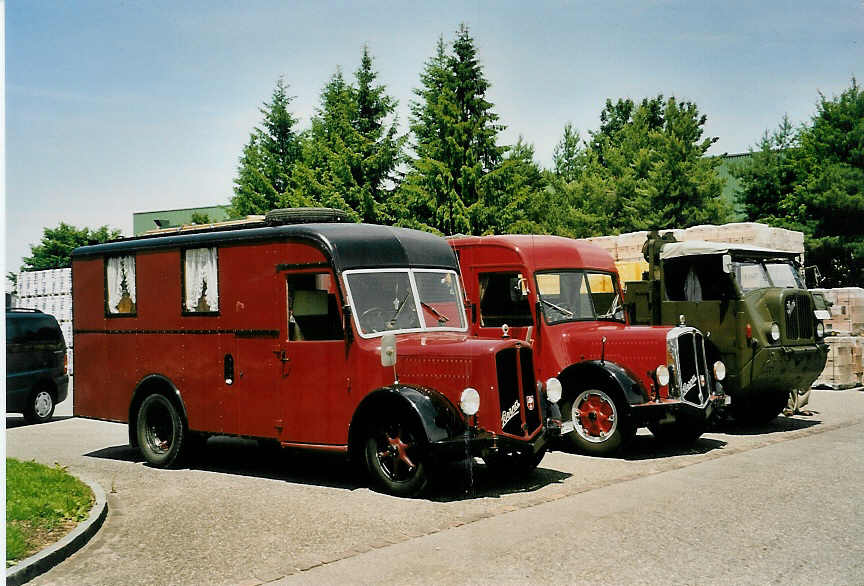 (053'829) - M�ller, Lauerz - SZ 44'050 - Berna/Hess (ex KTA Bern) am 15. Juni 2002 in Hinwil, AMP