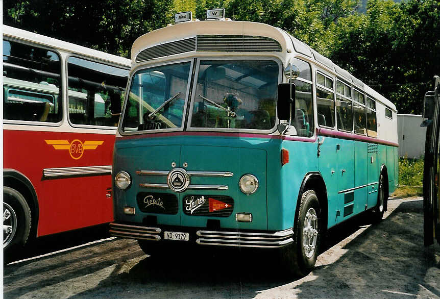 (053'934) - Pittet, Aigle - VD 9179 - Saurer/Saurer (ex M+79'518; ex P 24'137; ex P 21'737) am 22. Juni 2002 in Aigle, Saurertreffen