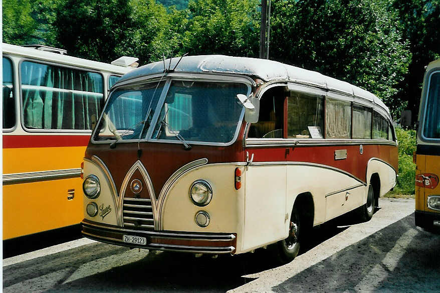 (054'006) - Morger, Horgenberg - ZH 29'123 - Saurer/R&J (ex Winterhalder, Z�rich) am 22. Juni 2002 in Aigle, Saurertreffen