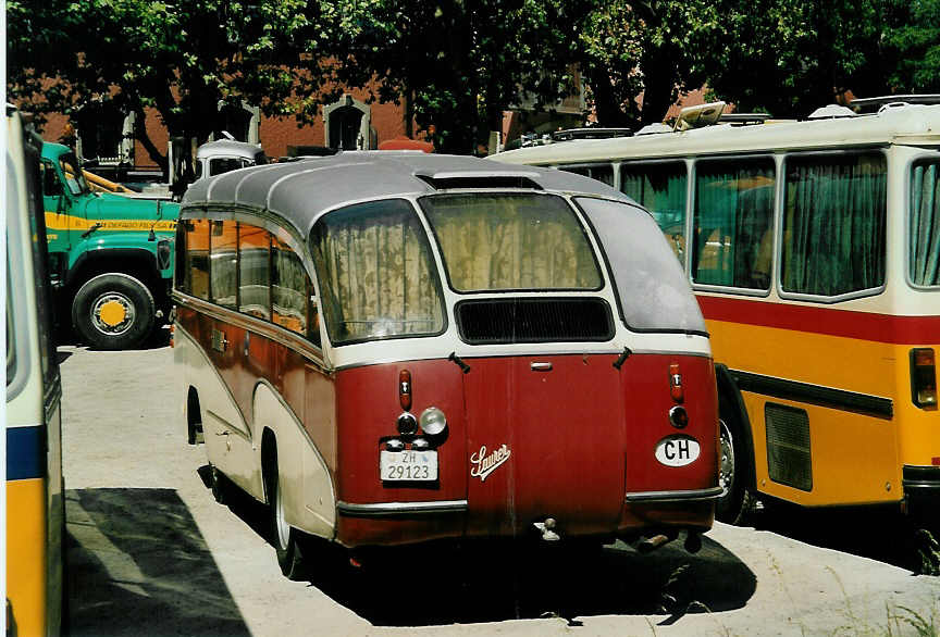 (054'022) - Morger, Horgenberg - ZH 29'123 - Saurer/R&J (ex Winterhalder, Z�rich) am 22. Juni 2002 in Aigle, Saurertreffen