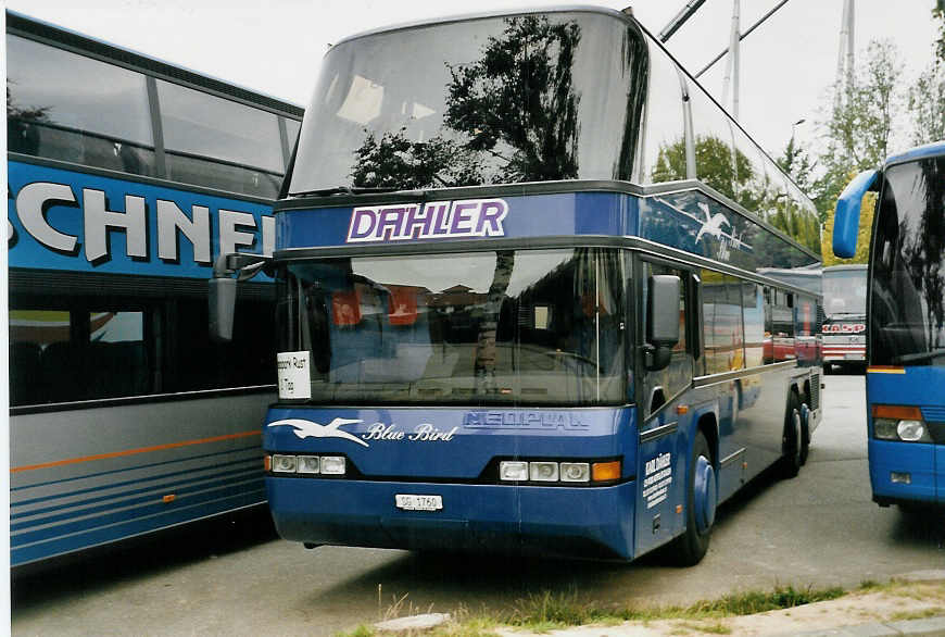 (055'006) - Aus der Schweiz: D�hler, Abtwil - SG 1760 - Neoplan am 25. Juli 2002 in Rust, Europapark