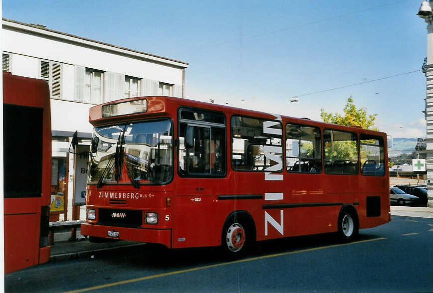 (055'126) - AHW Horgen - Nr. 5/ZH 402'287 - NAW/Hess am 27. Juli 2002 beim Bahnhof W�denswil