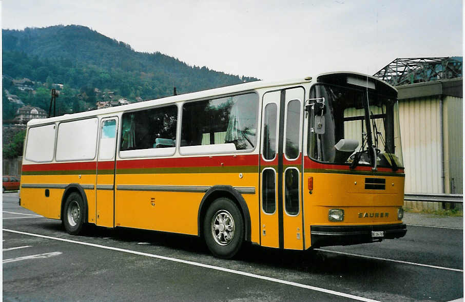 (055'231) - Segessenmann, Burgistein - BE 164'763 - Saurer/T�scher (ex P 24'229) am 31. Juli 2002 in Thun, Seestrasse