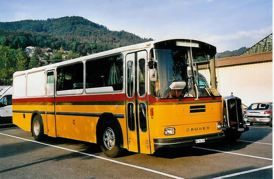 (055'418) - Segessenmann, Burgistein - BE 164'763 - Saurer/T�scher (ex P 24'229) am 23. August 2002 in Thun, Seestrasse