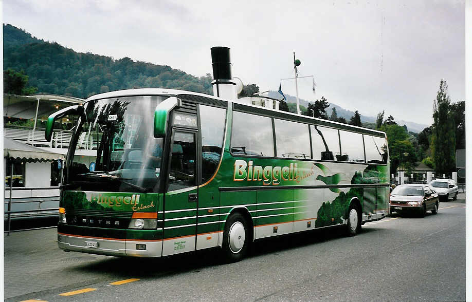 (055'426) - Binggeli, Erlach - Nr. 4/BE 412'410 - Setra am 24. August 2002 bei der Schiffl�ndte Thun