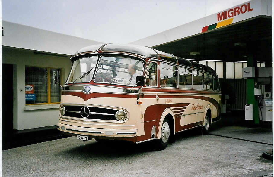 (055'817) - H�ubi, Niederbipp - BE 14'877 - Mercedes/Vetter am 31. August 2002 in Niederbipp, Migrol-Tankstelle