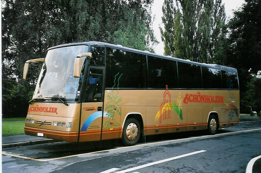 (055'937) - Sch�nholzer, B�rglen - TG 852 - Volvo/Dr�gm�ller am 11. September 2002 in Thun, Lachen