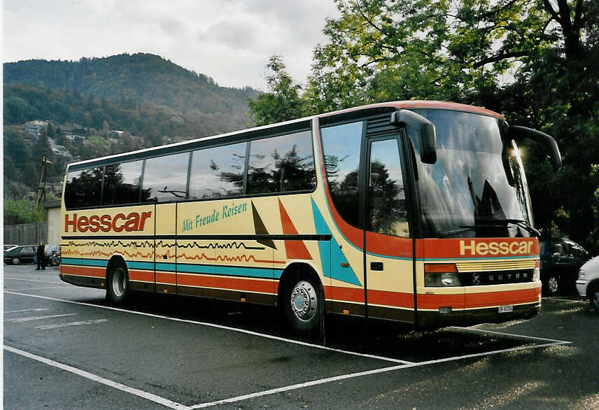 (056'035) - Hesscar, Bachenb�lach - ZH 81'724 - Setra am 20. September 2002 in Thun, Seestrasse