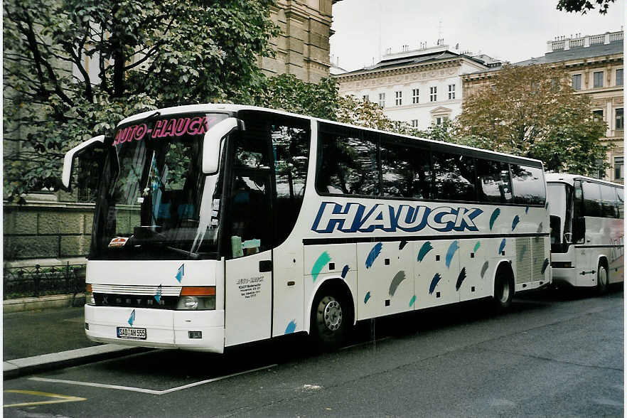 (056'434) - Aus Deutschland: Hauck, Bodenw�hr - SAD-AH 555 - Setra am 8. Oktober 2002 in Wien, Burgring