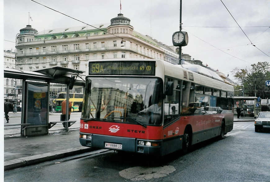 (056'507) - Wiener Linien - Nr. 8888/W 8888 LO - Gr�f/Steyr am 8. Oktober 2002 in Wien, Oper