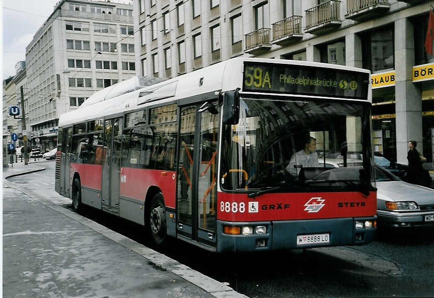 (056'508) - Wiener Linien - Nr. 8888/W 8888 LO - Gr�f/Steyr am 8. Oktober 2002 in Wien, Oper
