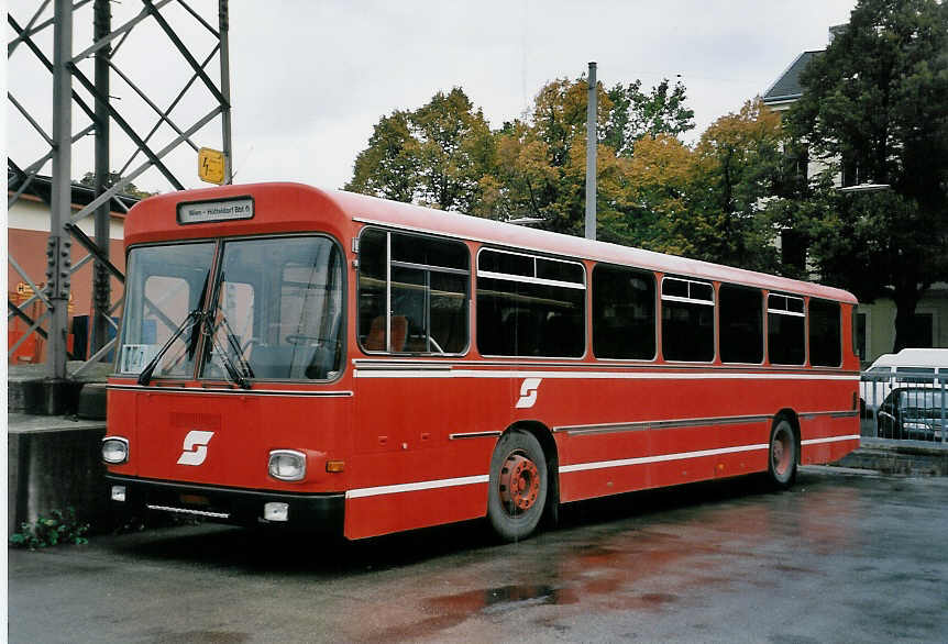 (056'524) - �BB - Gr�f&Stift am 8. Oktober 2002 in Wien, H�tteldorf
