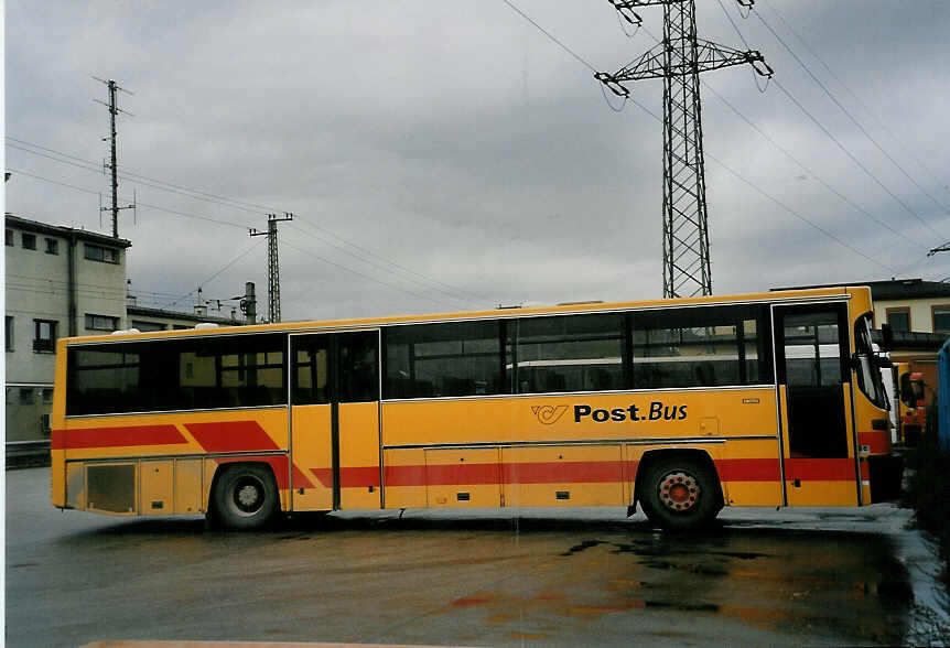 (056'526) - PostBus - PT 13'955 - Gr�f&Stift am 8. Oktober 2002 in Wien, H�tteldorf