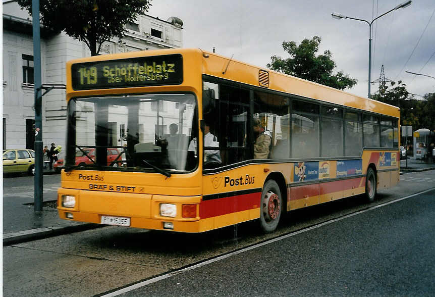 (056'530) - PostBus - PT 15'355 - Gr�f&Stift am 8. Oktober 2002 in Wien, H�tteldorf