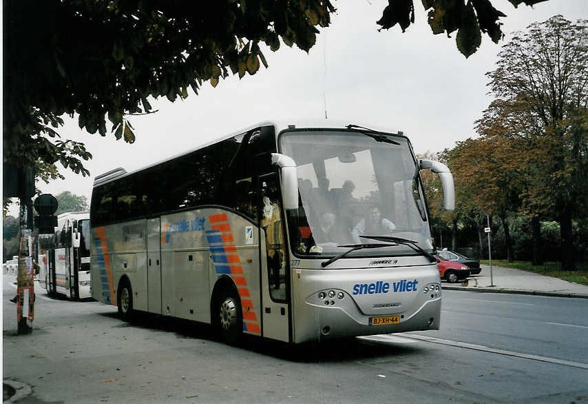 (056'535) - Aus Holland: Snelle Vliet, Rotterdam - Nr. 277/BJ-XH-44 - Jonckheere am 9. Oktober 2002 in Wien, Sch�nbrunn