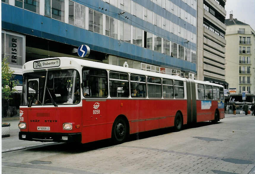 (056'607) - Wiener Linien - Nr. 8058/W 8058 LO - Gr�f/Steyr am 9. Oktober 2002 in Wien, Landstrasse