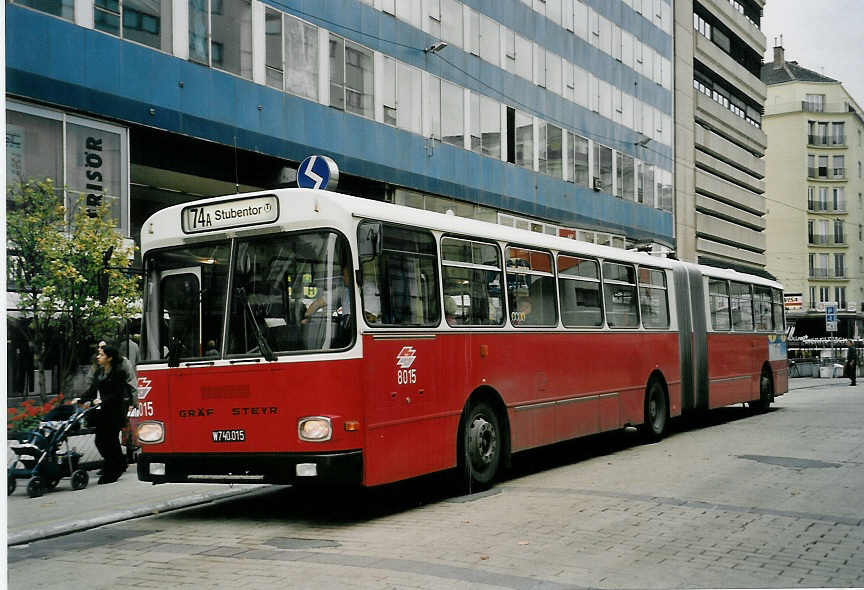 (056'613) - Wiener Linien - Nr. 8015/W 740'015 - Gr�f/Steyr am 9. Oktober 2002 in Wien, Landstrasse