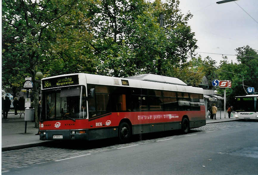 (056'616) - Wiener Linien - Nr. 8836/W 8836 LO - Gr�f/Steyr am 9. Oktober 2002 in Wien, Heiligenstadt