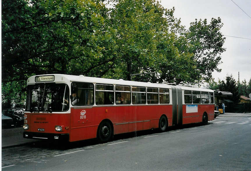(056'621) - Wiener Linien - Nr. 8018/W 740'018 - Gr�f&Stift am 9. Oktober 2002 in Wien, Heiligenstadt