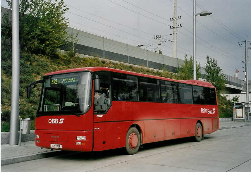 (056'705) - �BB - BB 2758 - MAN am 9. Oktober 2002 in Wien, Simmering