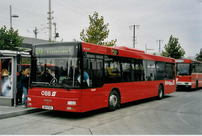 (056'719) - �BB - BB 2769 - MAN am 9. Oktober 2002 in Wien, Simmering