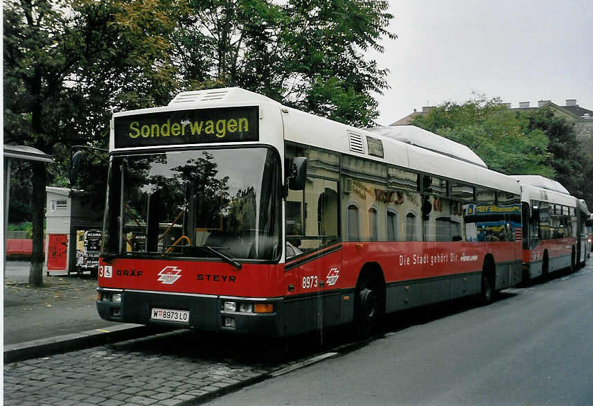 (056'801) - Wiener Linien - Nr. 8973/W 8973 LO - Gr�f/Steyr am 10. Oktober 2002 in Wien, Reumannplatz