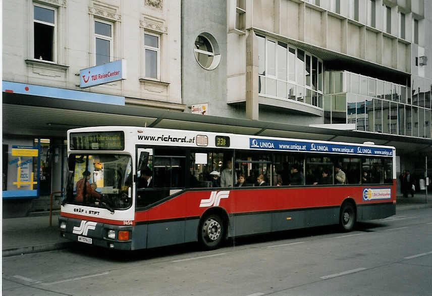 (056'810) - Dr. Richard - Nr. R1454/W 1014 LO - Gr�f&Stift am 10. Oktober 2002 in Wien, Floridsdorf