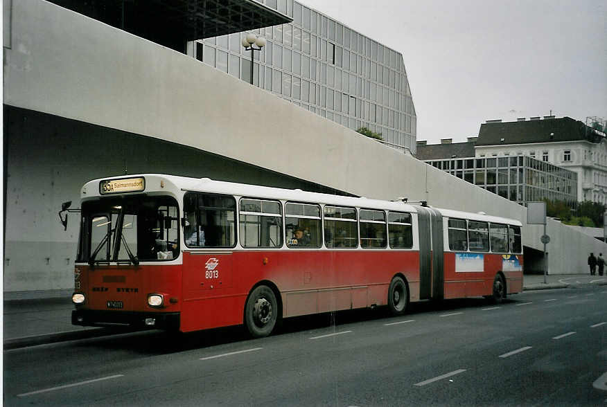 (056'826) - Wiener Linien - Nr. 8013/W 740'013 - Gr�f/Steyr am 10. Oktober 2002 in Wien, Spittelau