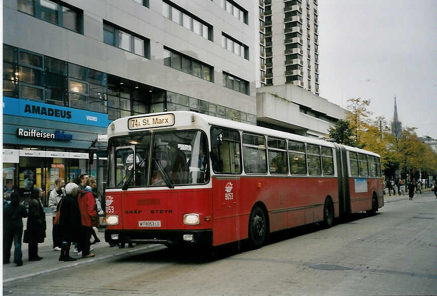 (056'834) - Wiener Linien - Nr. 8053/W 8053 LO - Gr�f/Steyr am 10. Oktober 2002 in Wien, Landstrasse