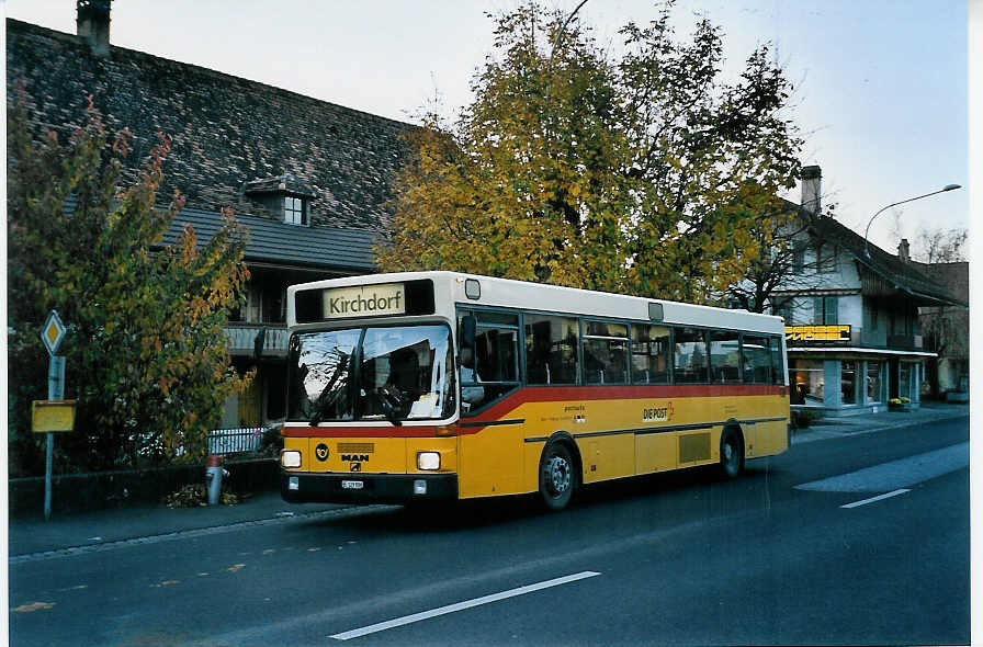 (057'125) - Lengacher, M�nsingen - Nr. 2/BE 129'886 - MAN am 26. Oktober 2002 in Niederwichtrach