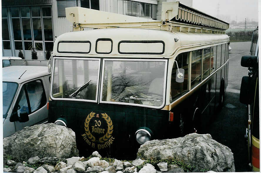 (057'829) - D�rfliger, Egerkingen - FBW/T�scher am 27. Dezember 2002 in Egerkingen, Garage