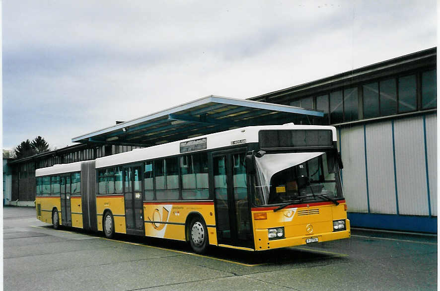 (058'122) - PTT-Regie - P 27'726 - Mercedes am 31. Dezember 2002 in Bern, Automobilwerkst�tte