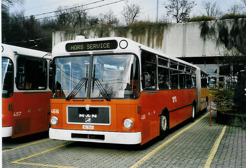 (058'328) - TL Lausanne - Nr. 466/VD 1541 - MAN am 1. Januar 2003 in Lausanne, D�p�t Borde