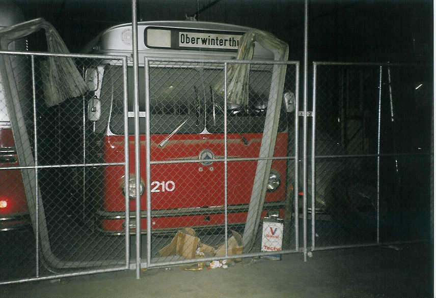 (059'009) - VW Winterthur - Nr. 210 - Saurer/T�scher am 20. Februar 2003 in Winterthur, Depot Gr�zefeld