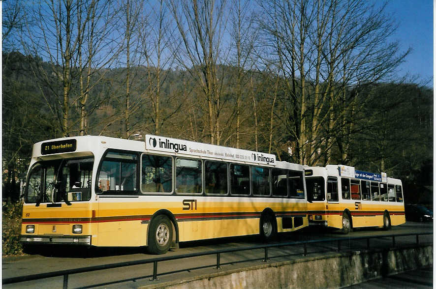 (059'017) - STI Thun - Nr. 52/BE 396'552 - Saurer/R&J am 21. Februar 2003 bei der Schiffl�ndte Thun