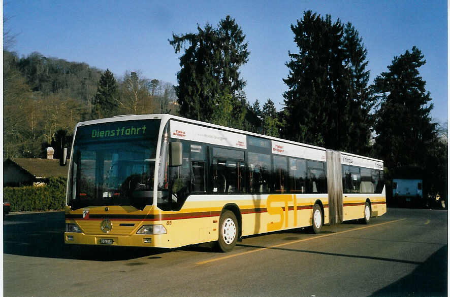 (059'018) - STI Thun - Nr. 85/BE 543'385 - Mercedes am 21. Februar 2003 bei der Schiffl�ndte Thun