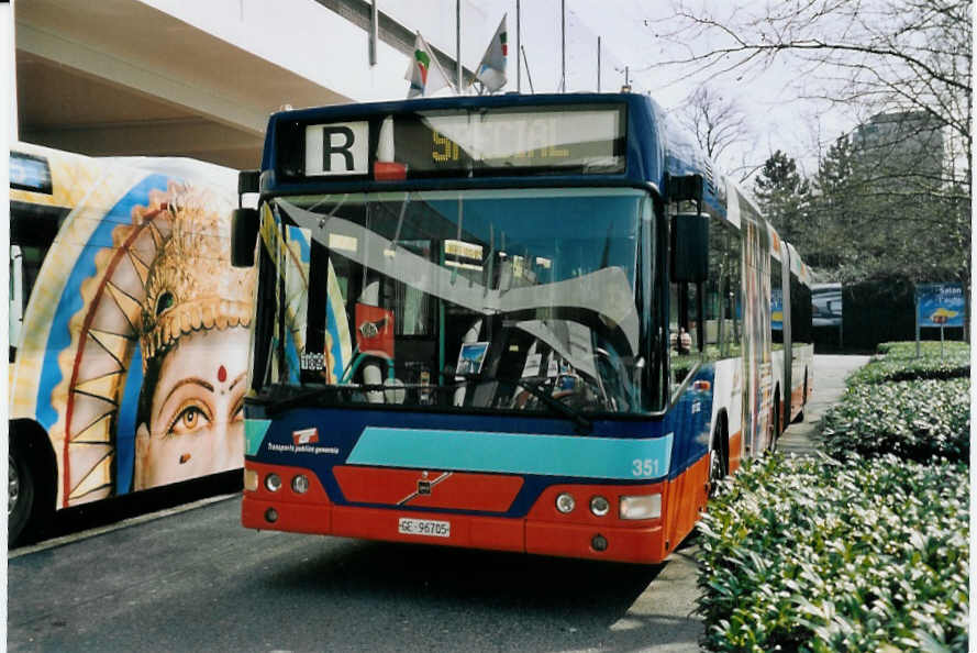 (059'214) - TPG Gen�ve - Nr. 351/GE 96'705 - Volvo am 16. M�rz 2003 in Gen�ve, Palexpo