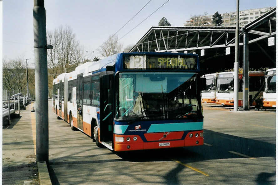 (059'221) - TPG Gen�ve - Nr. 358/GE 96'165 - Volvo am 16. M�rz 2003 in Gen�ve, D�p�t