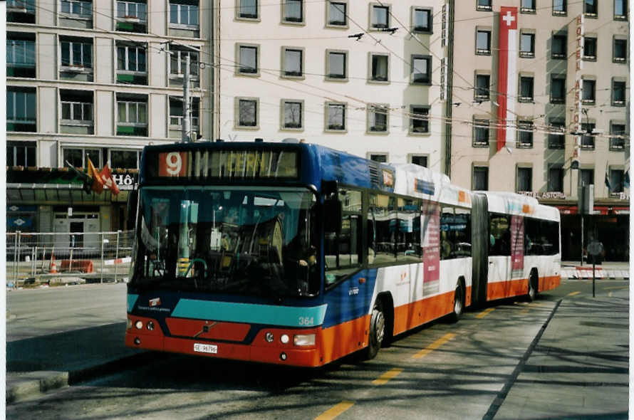 (059'234) - TPG Gen�ve - Nr. 364/GE 96'796 - Volvo am 16. M�rz 2003 beim Bahnhof Gen�ve