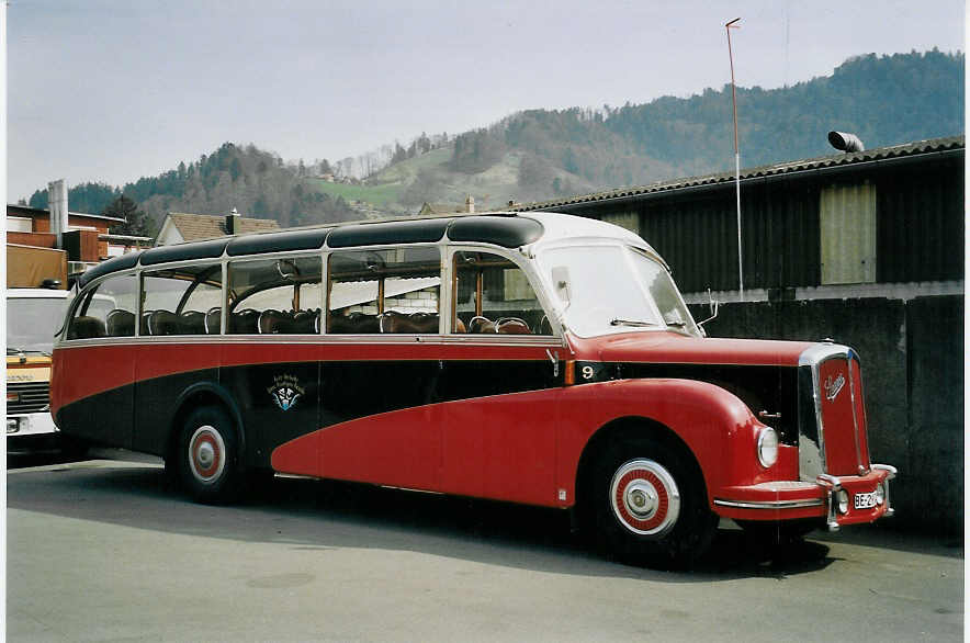 (059'321) - ASKA Aeschi - Nr. 9/BE 26'724 - Saurer/R&J am 27. M�rz 2003 in Thun, Garage STI