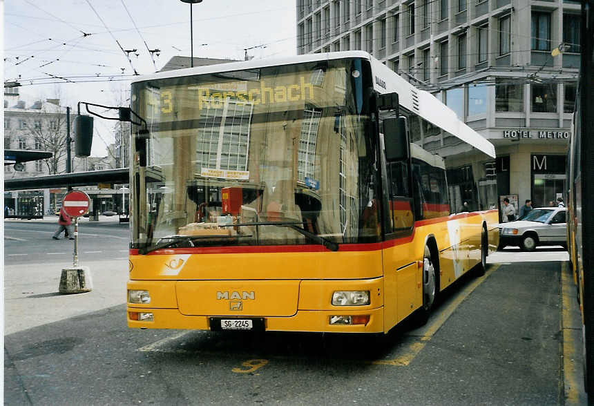 (059'414) - Schwizer, Goldach - SG 2245 - MAN am 29. M�rz 2003 beim Bahnhof St. Gallen