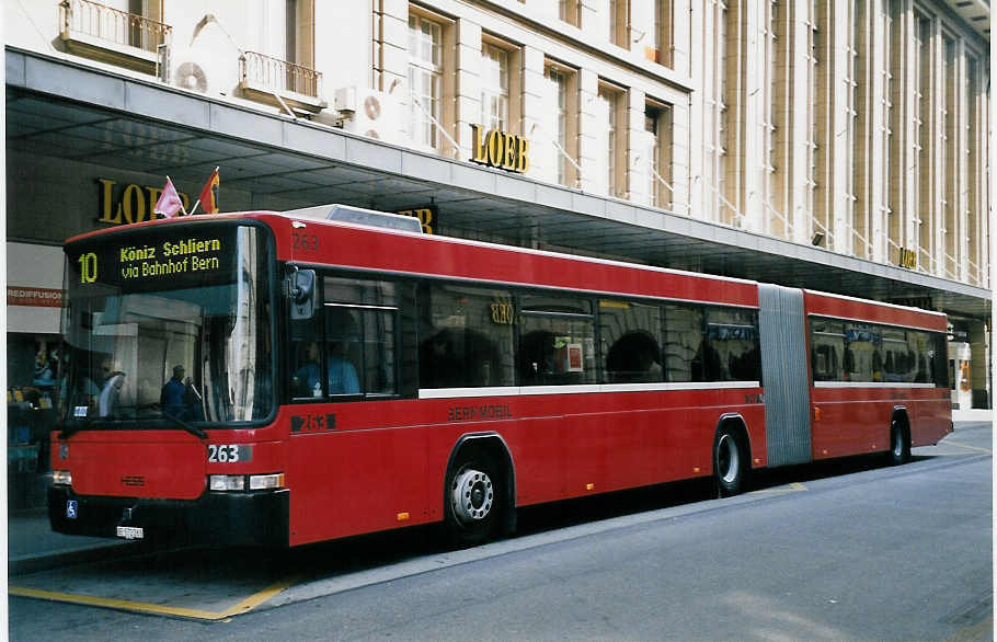 (059'529) - Bernmobil, Bern - Nr. 263/BE 572'263 - Volvo/Hess am 30. M�rz 2003 beim Bahnhof Bern