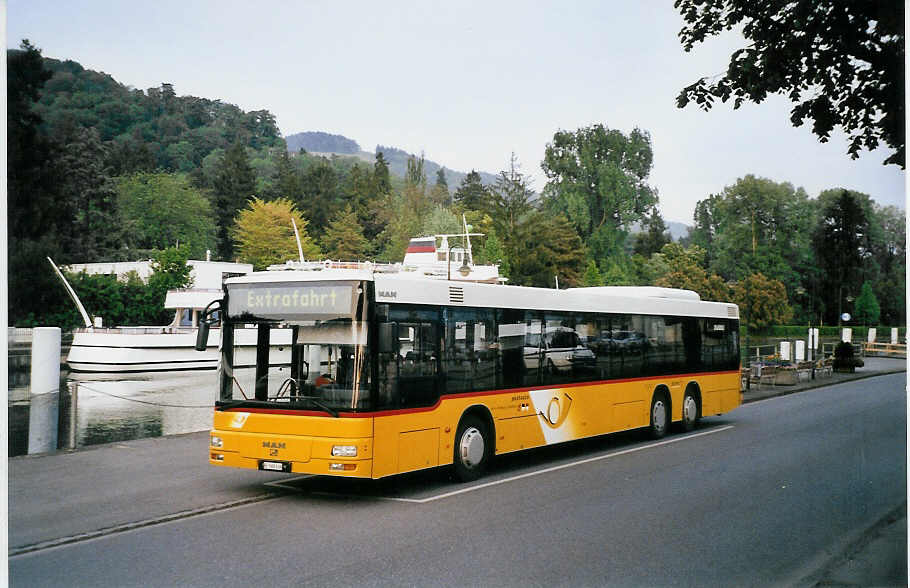 (060'025) - Engeloch, Riggisberg - Nr. 13/BE 568'636 - MAN am 7. Mai 2003 bei der Schiffl�ndte Thun